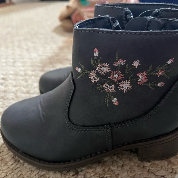 Toddler girl boots - Picture 1 of 2